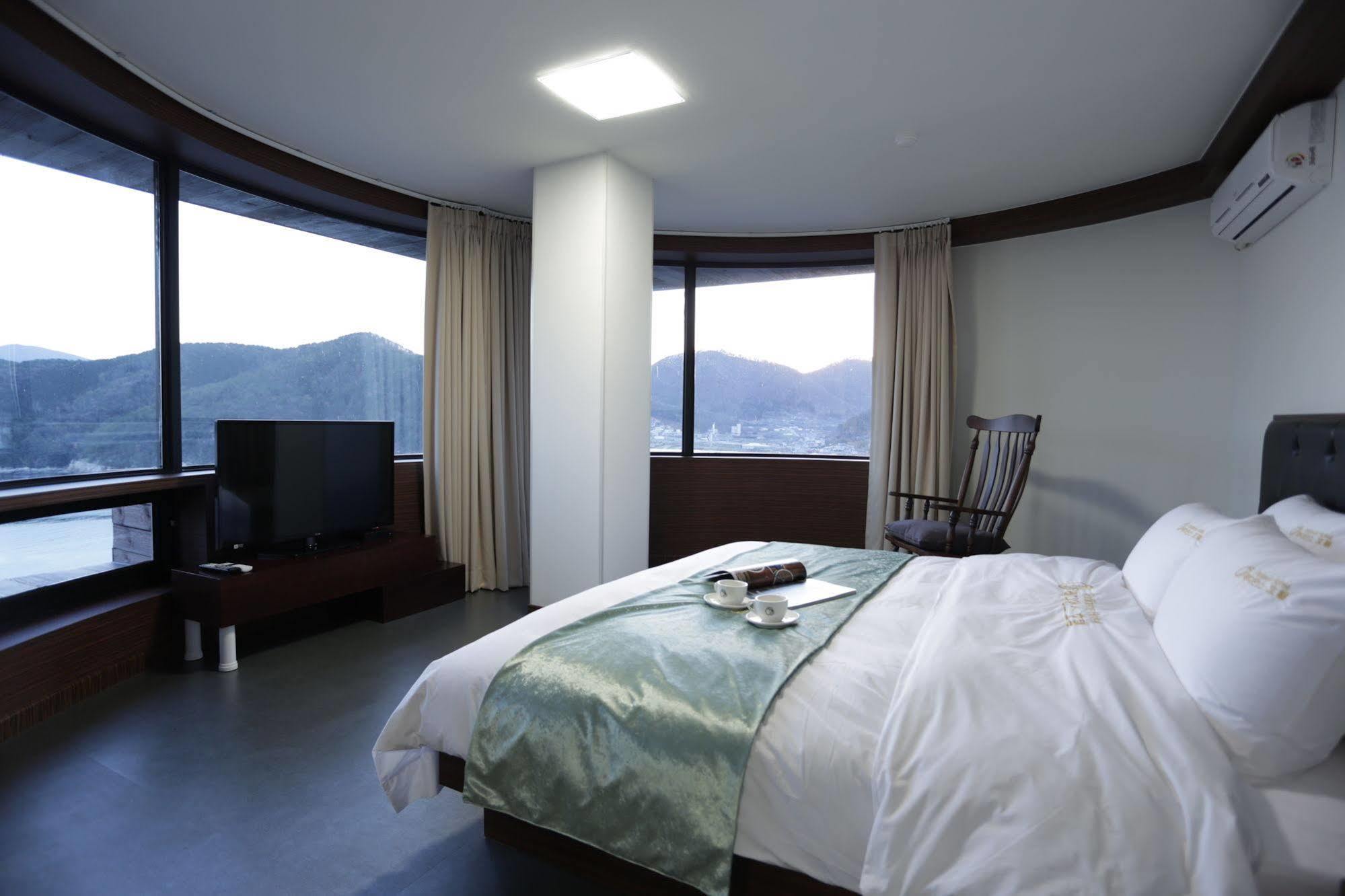 Radiance Tourist Hotel Кодже Экстерьер фото