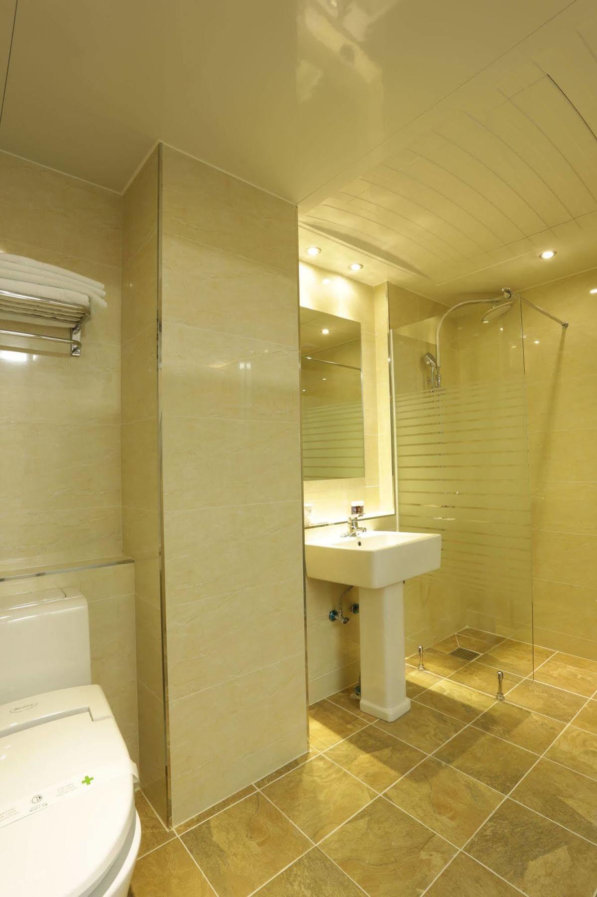 Radiance Tourist Hotel Кодже Экстерьер фото