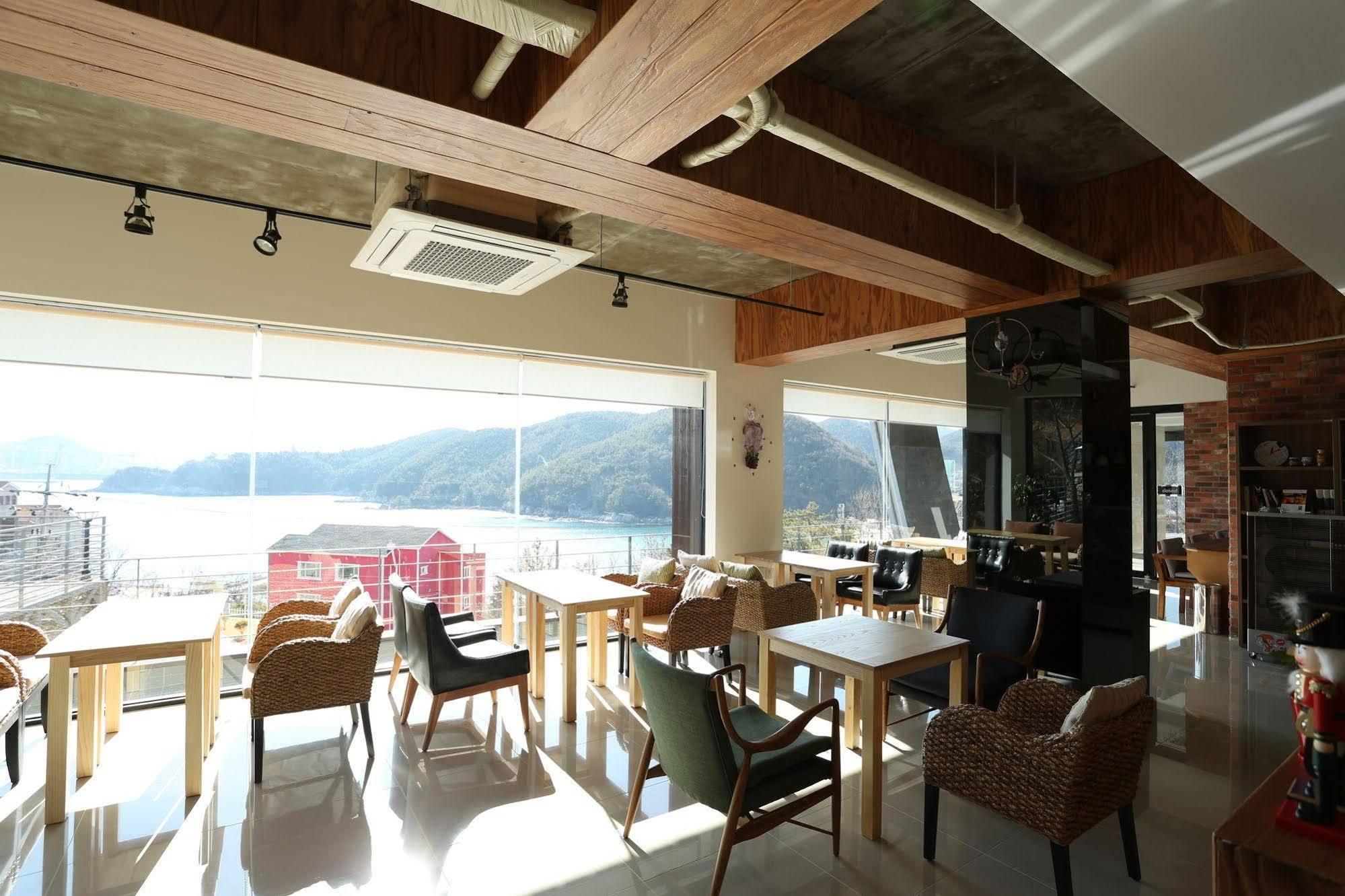 Radiance Tourist Hotel Кодже Экстерьер фото