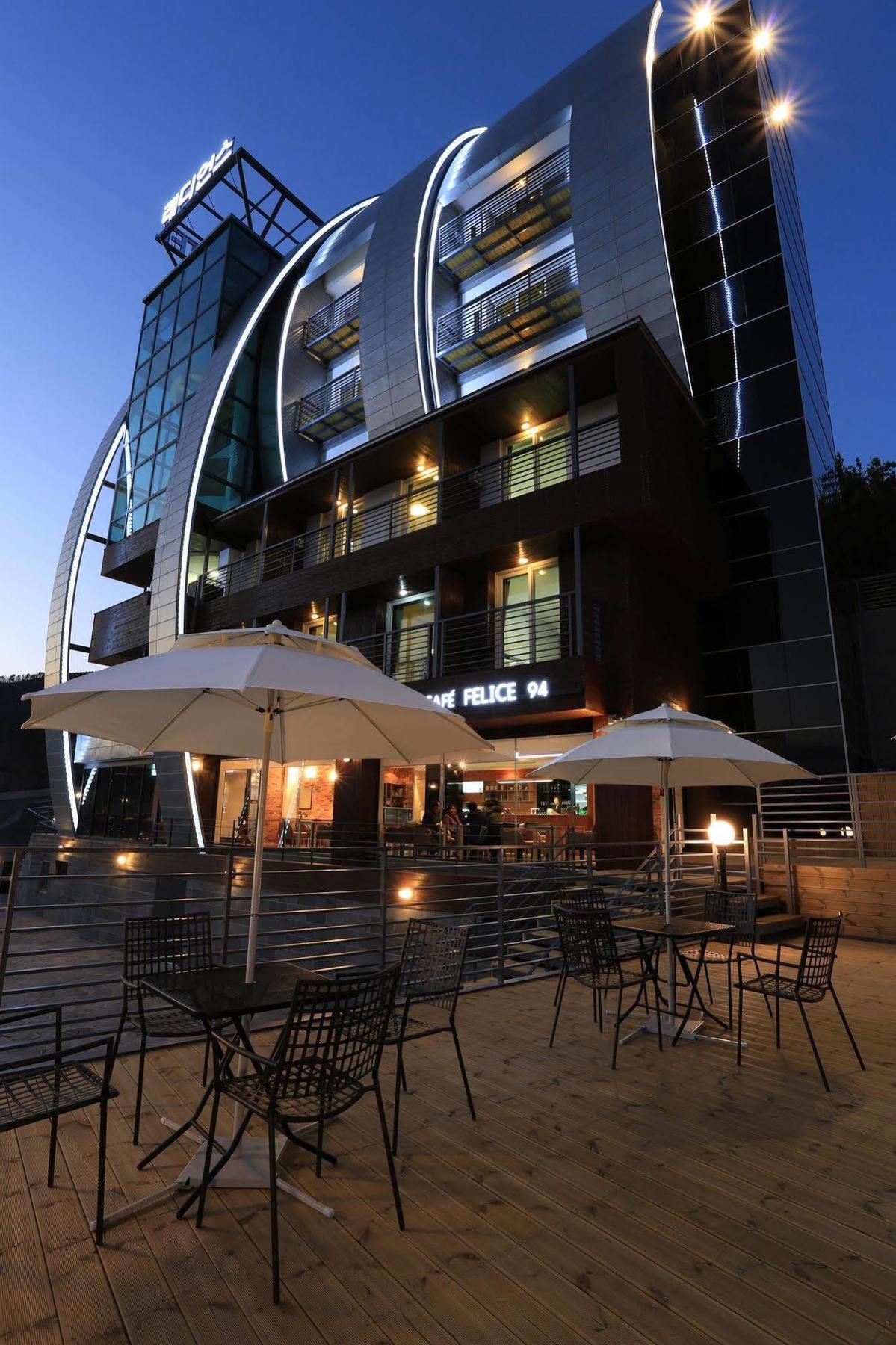 Radiance Tourist Hotel Кодже Экстерьер фото