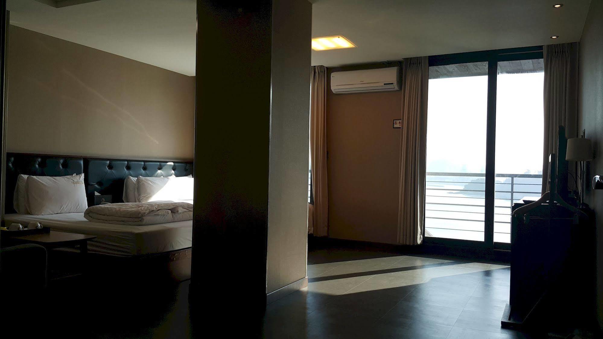 Radiance Tourist Hotel Кодже Экстерьер фото